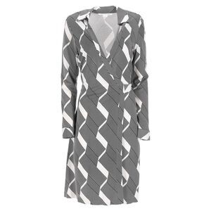 Diane Von Furstenberg Geometric Knee-Length Wrap Dress in Black and White Silk